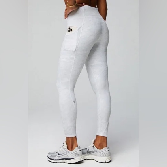 Fabletics Oasis PureLuxe High-Waisted 7/8 Legging - Picture 1 of 1